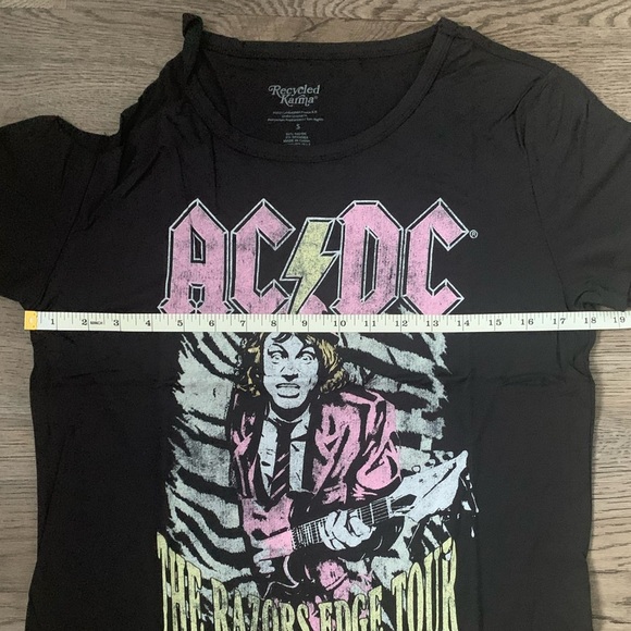 Recycled Karma AC/DC The Razors Edge Tour Cold Shoulder Tee Size S - Black NWOT - Picture 7 of 9